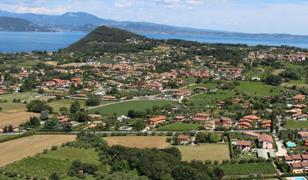 Corte degli Olivi Appartamenti Manerba del Garda Esterno foto