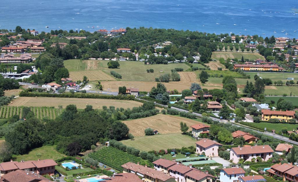 Corte degli Olivi Appartamenti Manerba del Garda Esterno foto