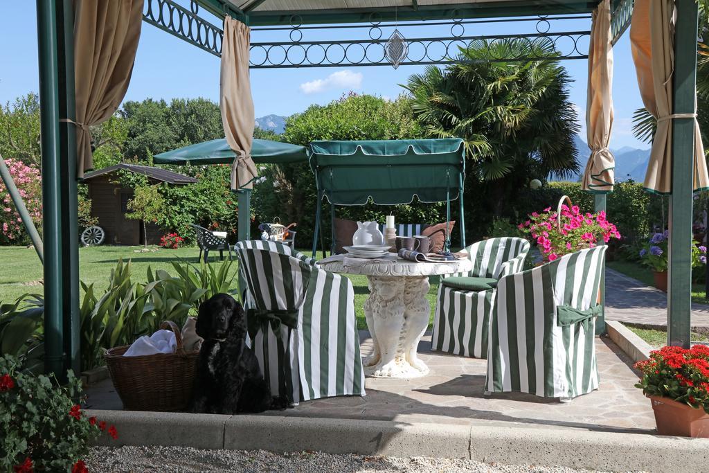 Corte degli Olivi Appartamenti Manerba del Garda Esterno foto