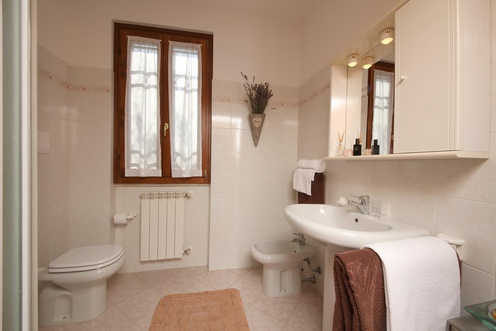 Corte degli Olivi Appartamenti Manerba del Garda Esterno foto