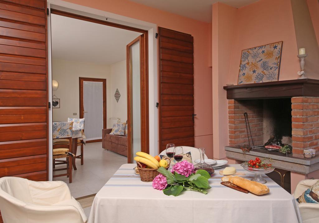 Corte degli Olivi Appartamenti Manerba del Garda Esterno foto