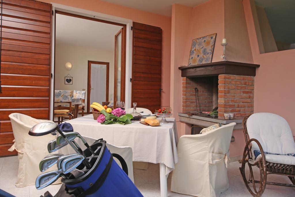 Corte degli Olivi Appartamenti Manerba del Garda Esterno foto