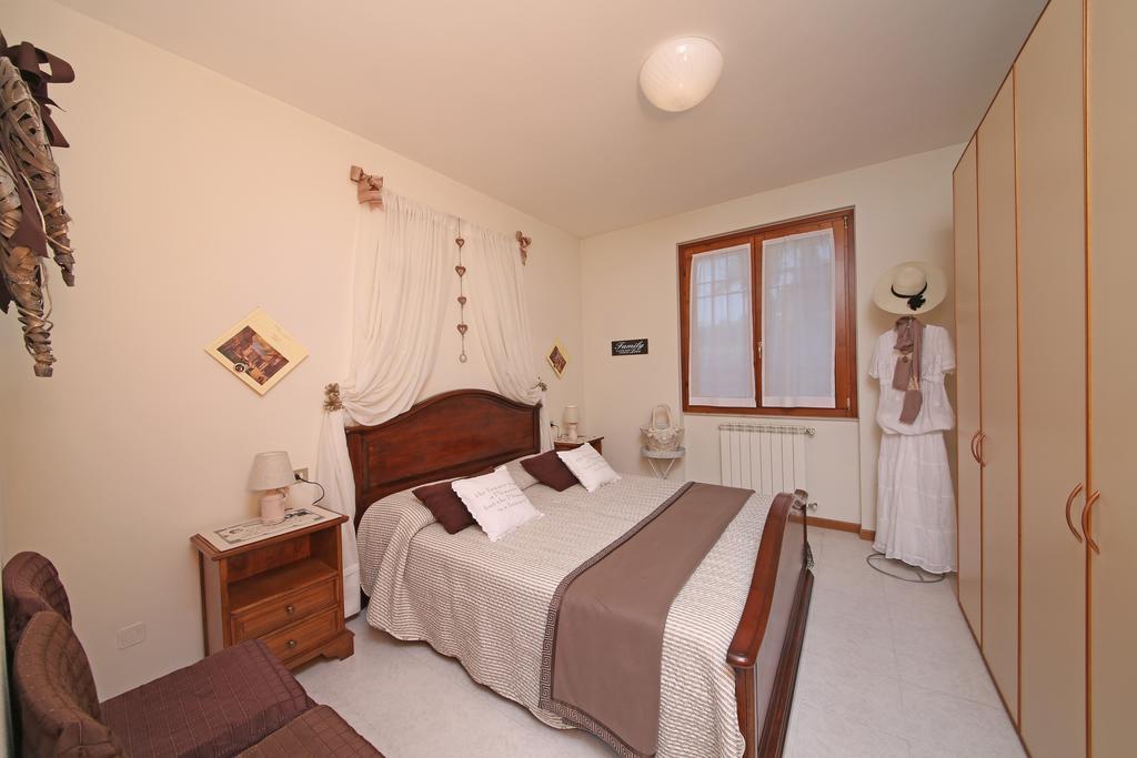 Corte degli Olivi Appartamenti Manerba del Garda Esterno foto